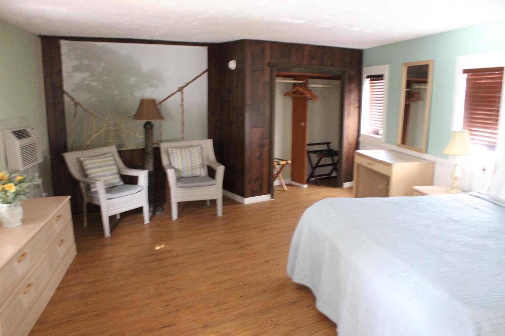 Shoreline Suites & Cabana Cottages - Beachfront Daytona Beach Bilik gambar
