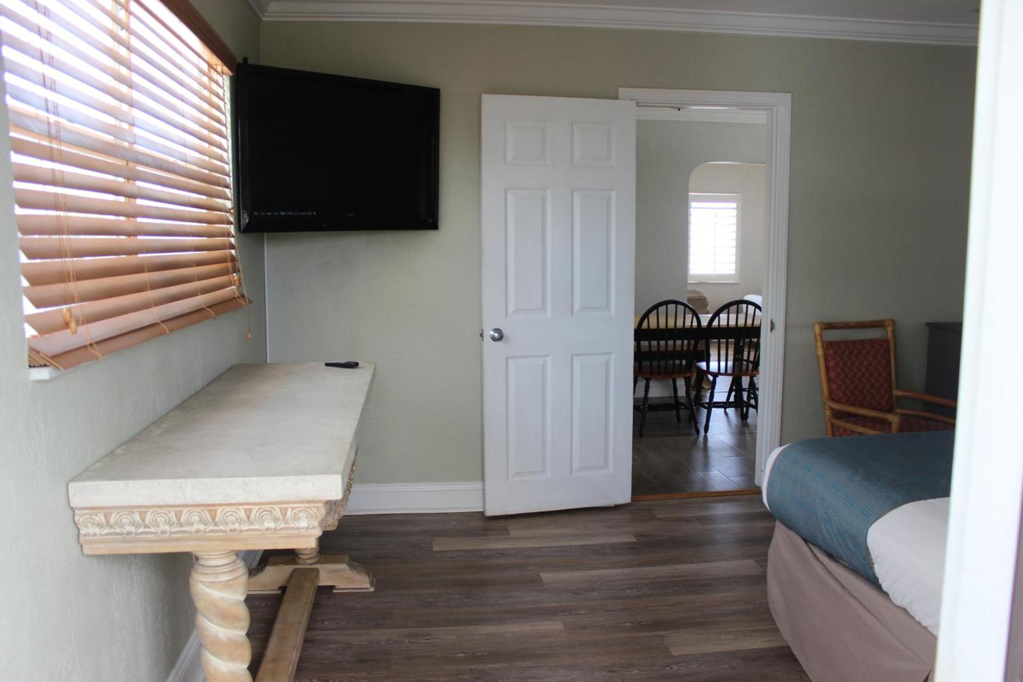 Shoreline Suites & Cabana Cottages - Beachfront Daytona Beach Bilik gambar