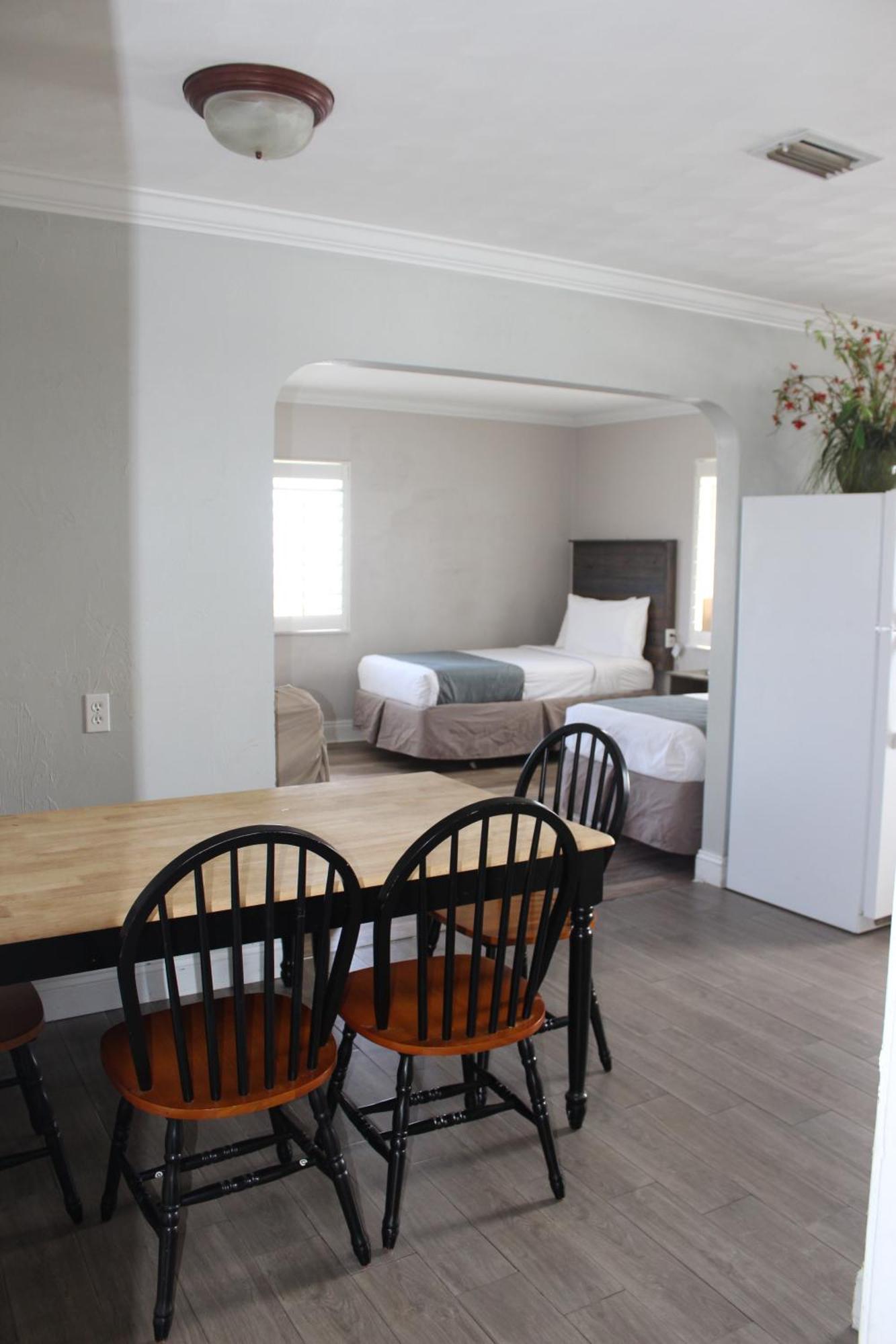 Shoreline Suites & Cabana Cottages - Beachfront Daytona Beach Bilik gambar