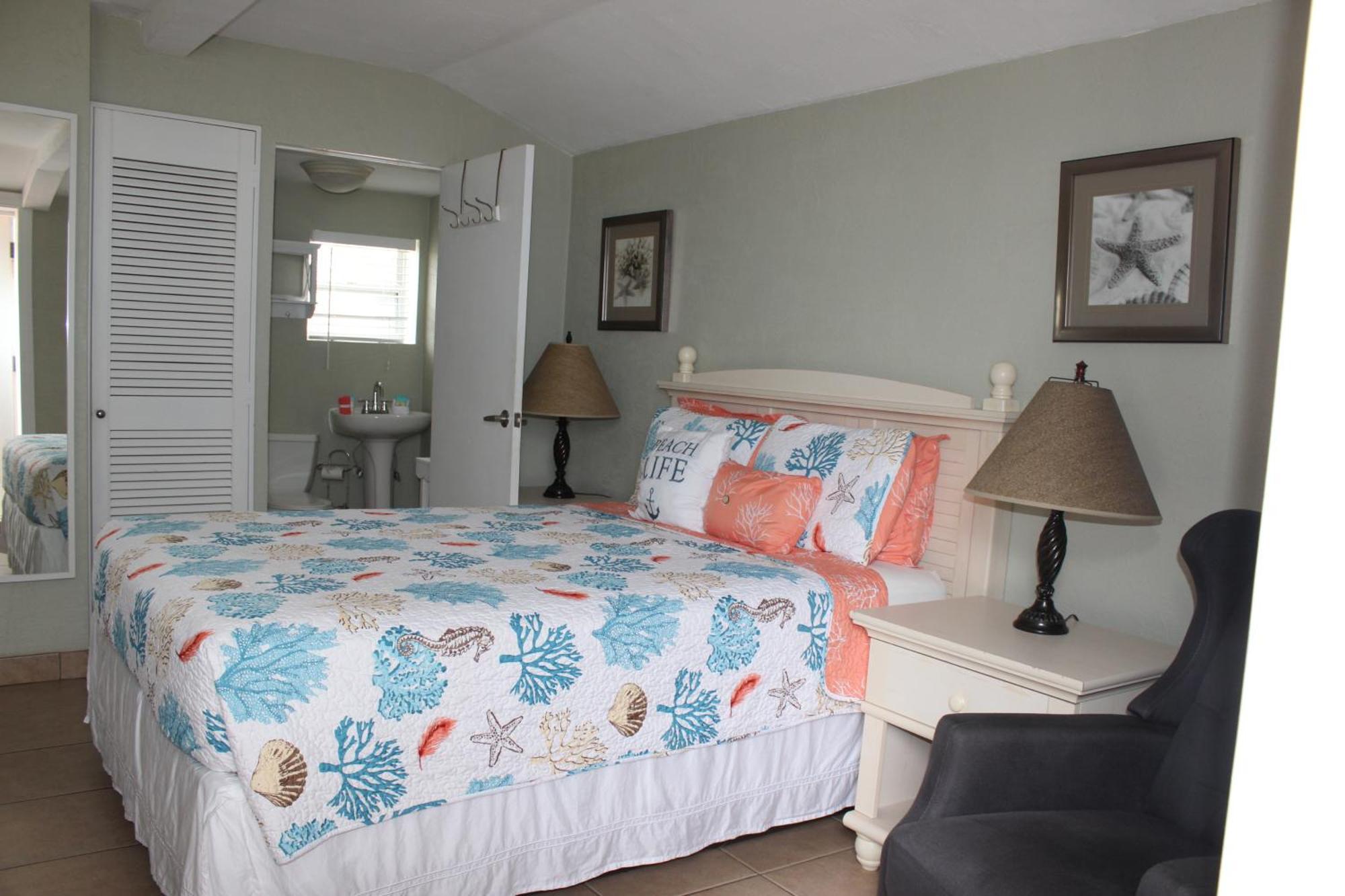 Shoreline Suites & Cabana Cottages - Beachfront Daytona Beach Bilik gambar
